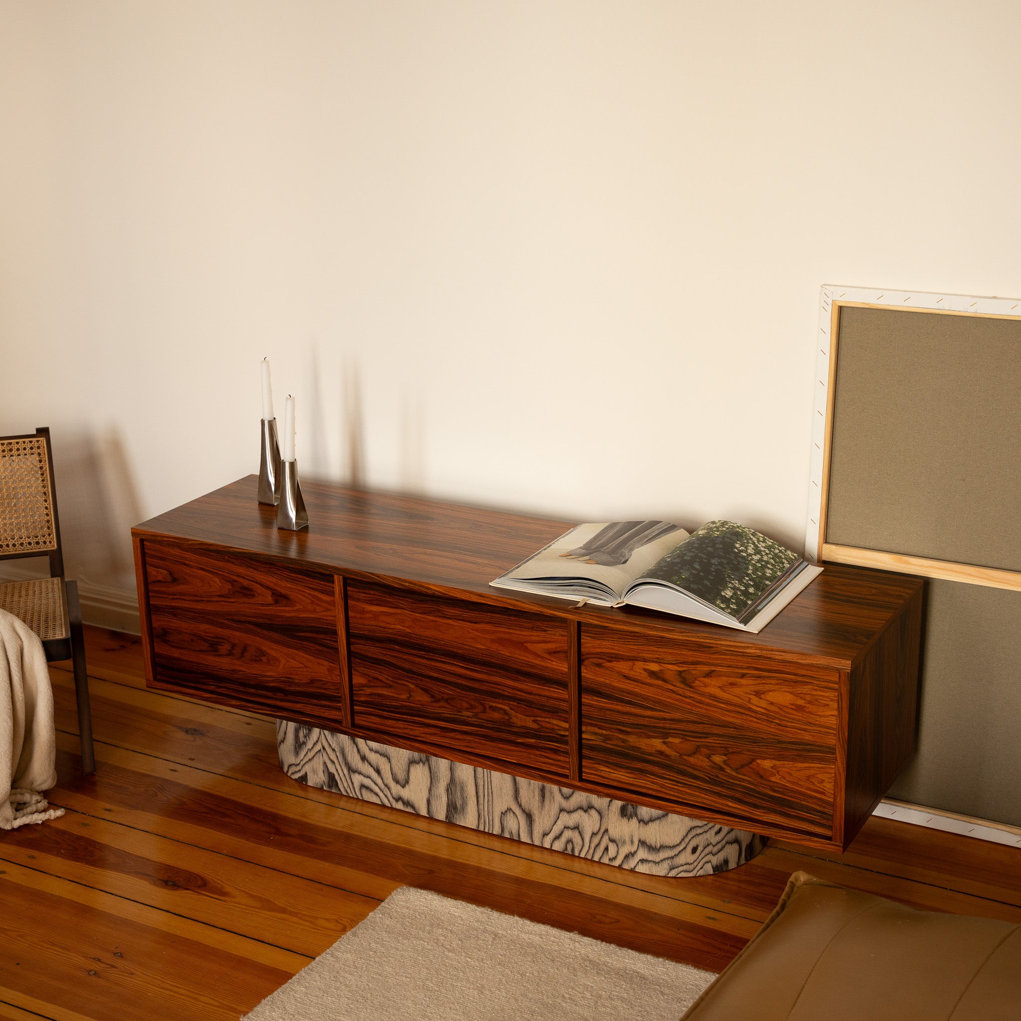 Credenza IRI