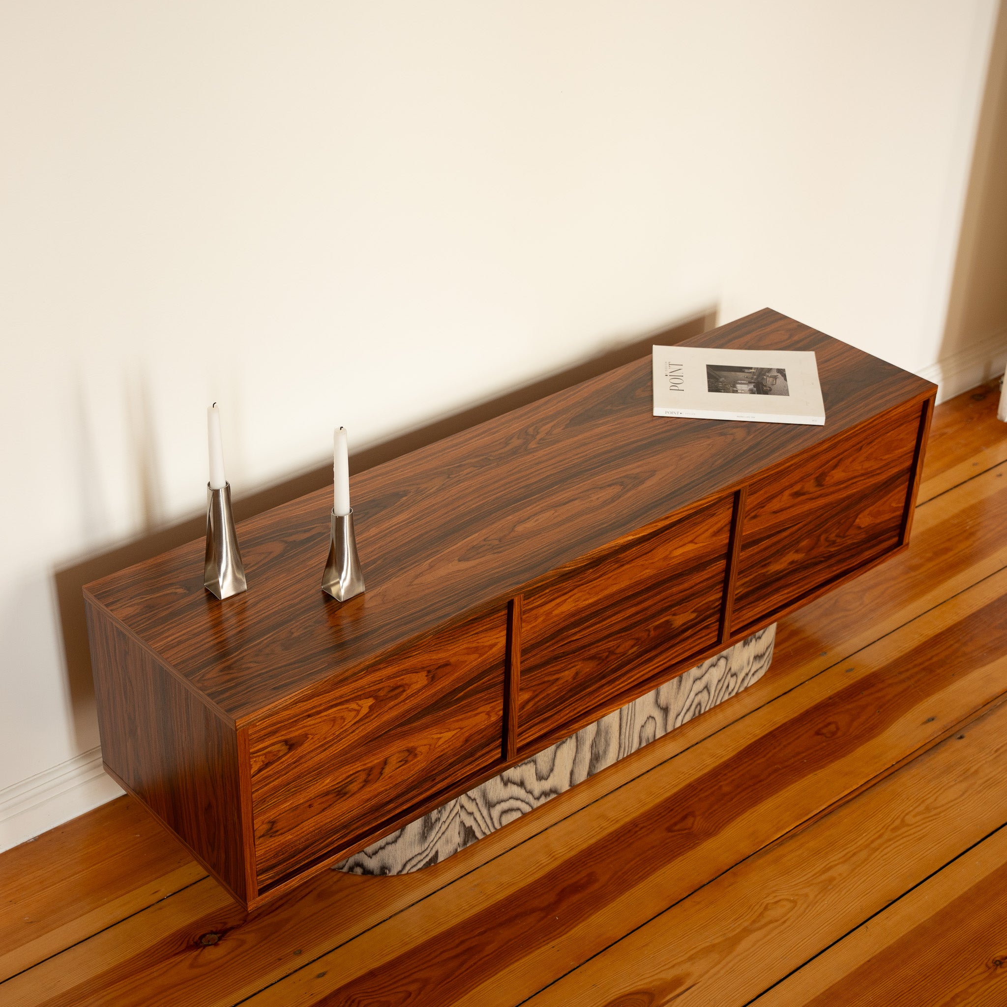 Credenza IRI