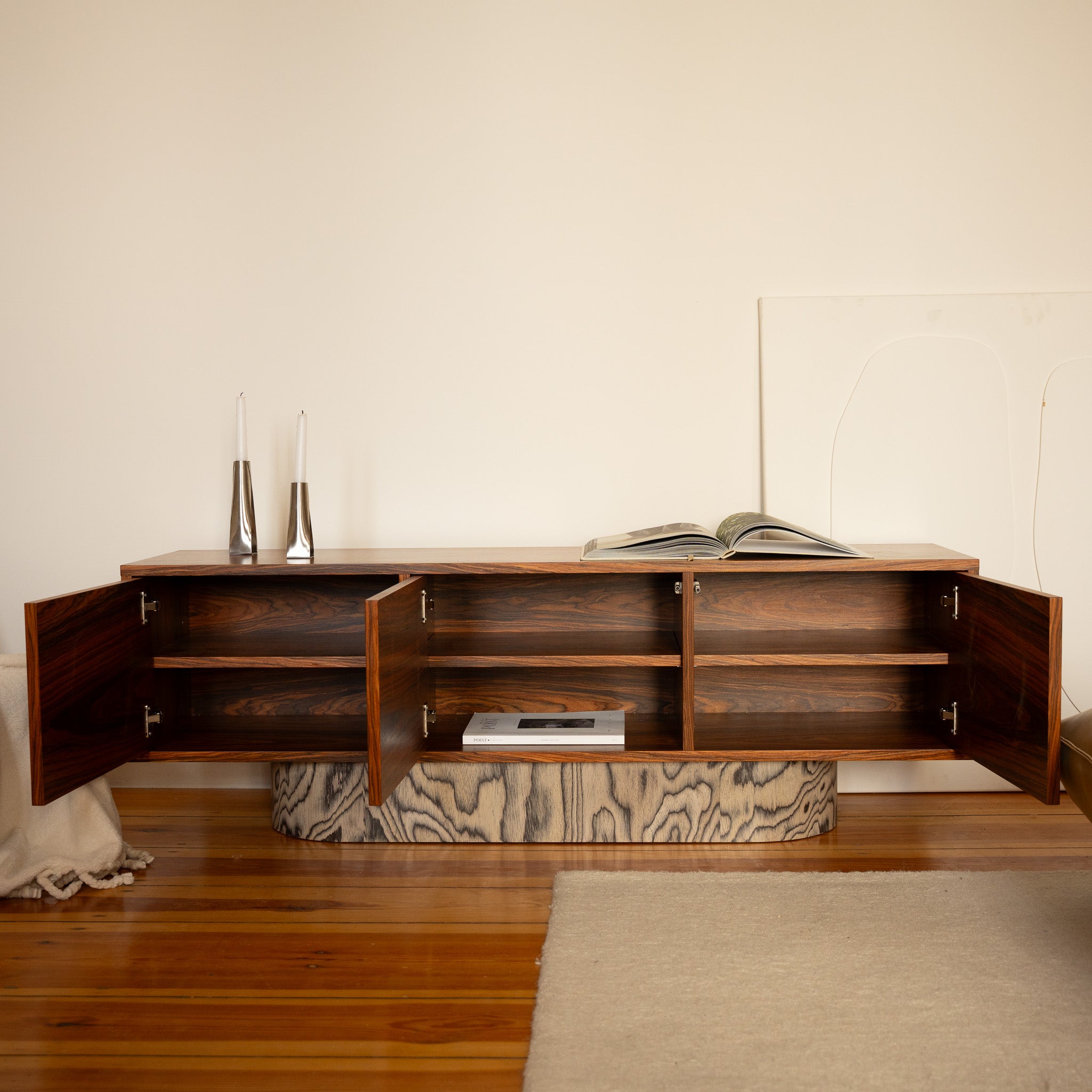 Credenza IRI