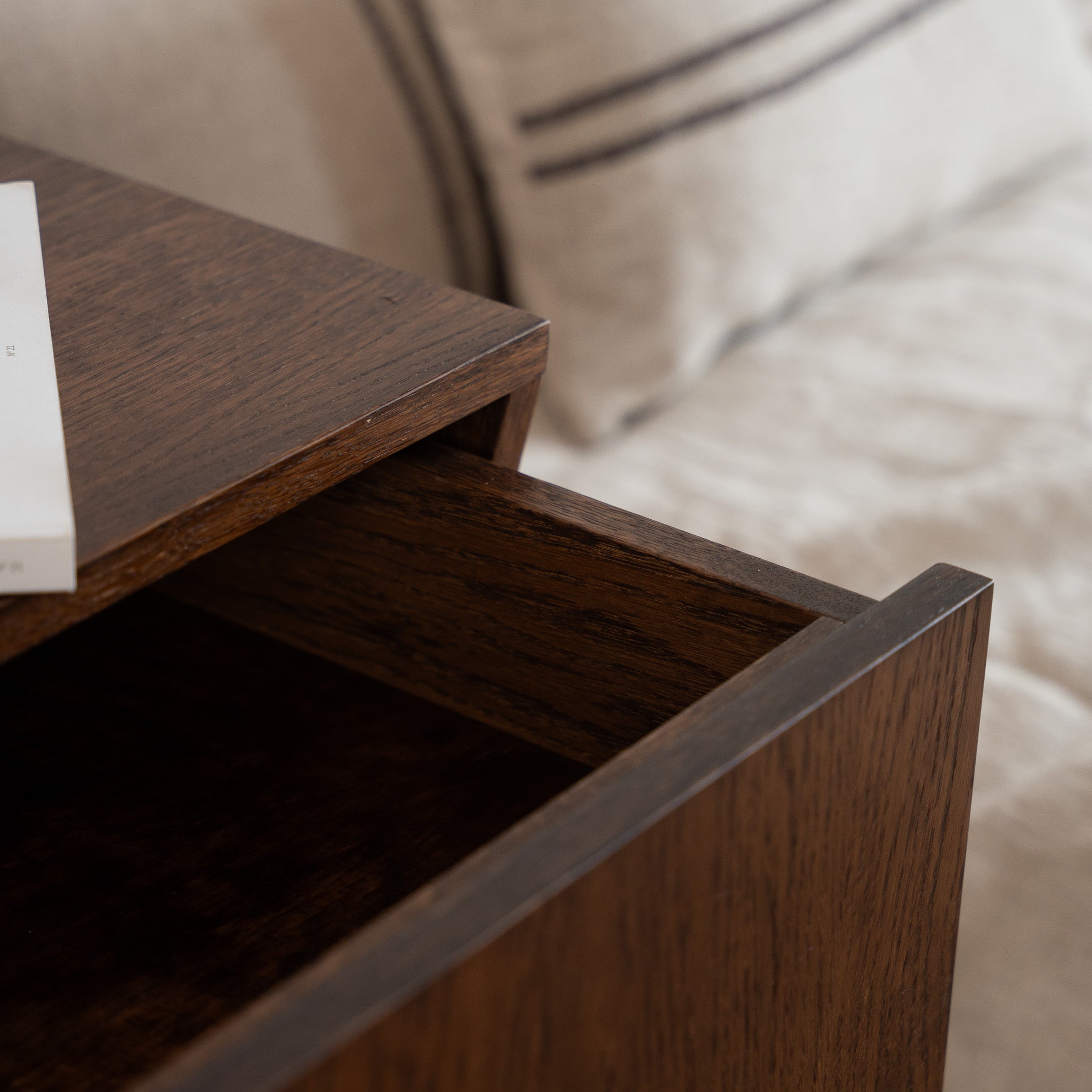 CAPRICORN Bedside Table
