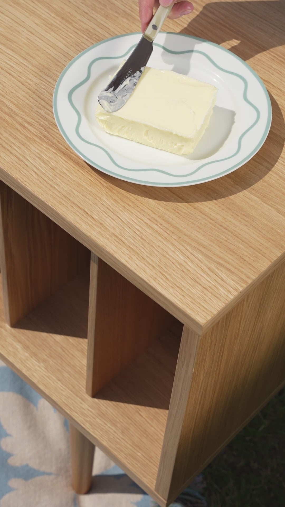 Carica video: Credenza LOTV VINYL SLIDE